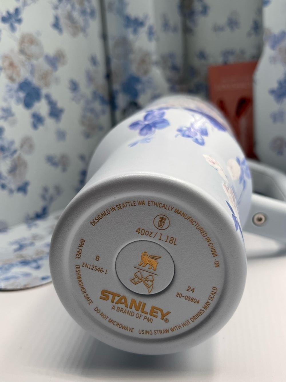 Stanley x LoveShackFancy Everblooming Rosettes 40oz Quencher Tumbler Blue NEW - Picture 6 of 8